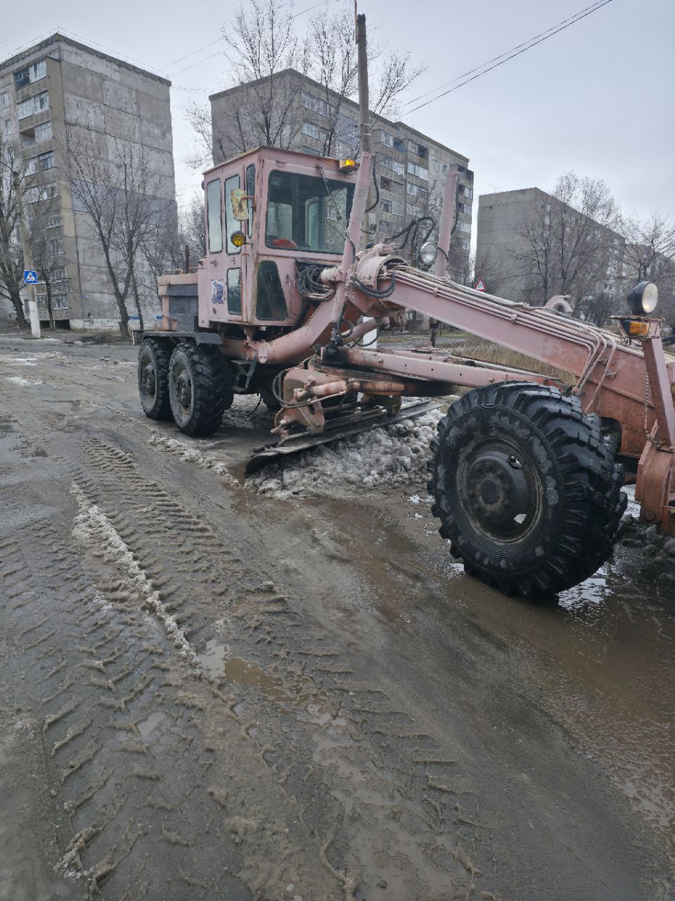 Коммунальщики продолжают работы на территории городского округа Коммунальщики продолжают работы на территории городского округа