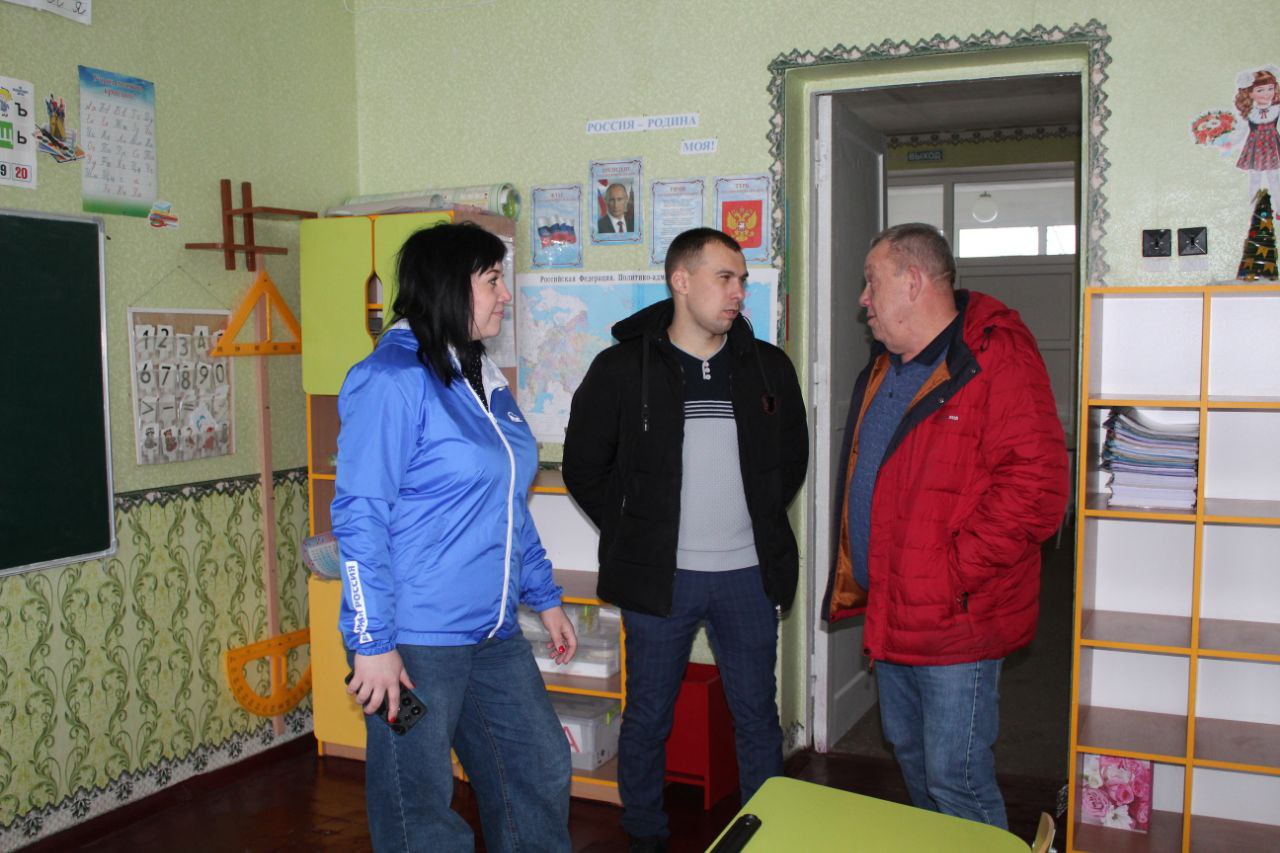 Юлия Кожухарь: Партийный десант "Единой России" проверил реализацию специального инфраструктурного проекта (СИП) в Осиновской основной школе Юлия Кожухарь: Партийный десант "Единой России" проверил реализацию специального инфраструктурного проекта (СИП) в Осиновской основной школе