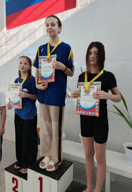 В Кировской спортивной школе прошло Открытое первенство по плаванию, посвящённое Дню защитника Отечества В Кировской спортивной школе прошло Открытое первенство по плаванию, посвящённое Дню защитника Отечества