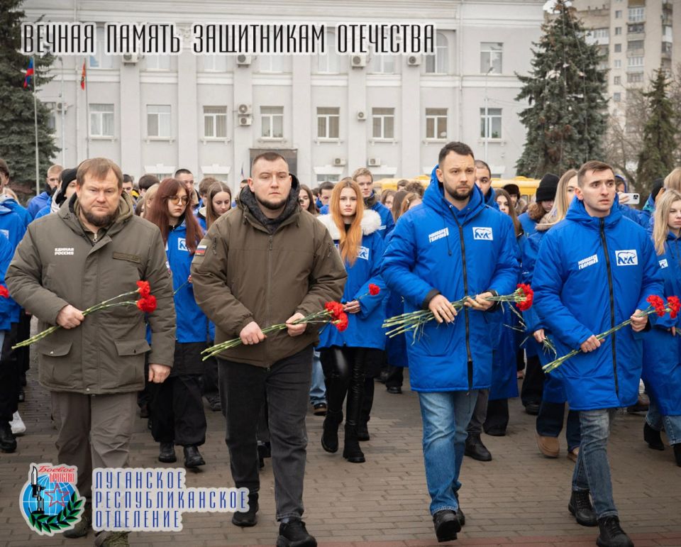 31 января депутаты Народного Совета Луганской Народной Республики, члены Совета Луганского республиканского отделения Всероссийской общественной организации ветеранов «БОЕВОЕ БРАТСТВО» Денис Колесников и Андрей Самойлов... 31 января депутаты Народного Совета Луганской Народной Республики, члены Совета Луганского республиканского отделения Всероссийской общественной организации ветеранов «БОЕВОЕ БРАТСТВО» Денис Колесников и Андрей Самойлов...