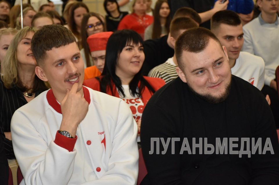 Министр молодежной политики ЛНР посетил Антрацит Министр молодежной политики ЛНР посетил Антрацит