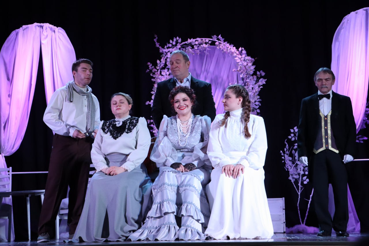 В Ирмино прошла премьера спектакля "Вишневый сад"!