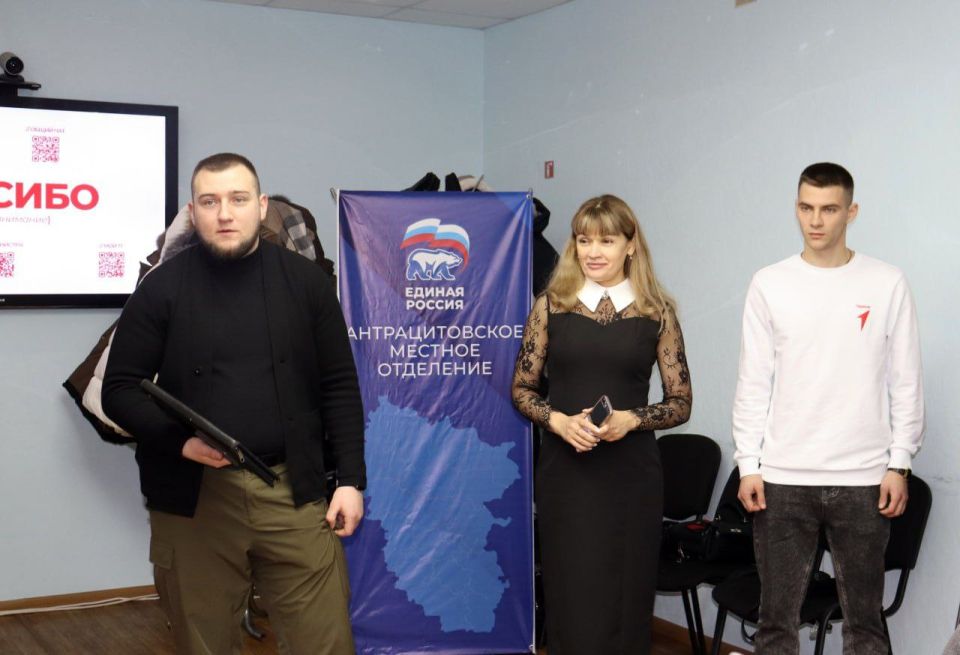 В Администрации прошла встреча Министра молодежной политики ЛНР Михаила Голубовича с представителями местной молодежи В Администрации прошла встреча Министра молодежной политики ЛНР Михаила Голубовича с представителями местной молодежи