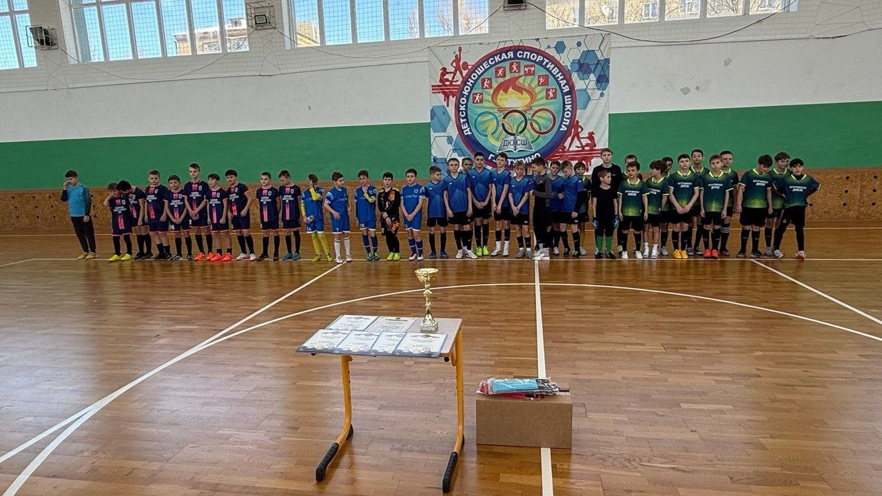 В Лутугинской спортивной школе прошёл турнир по минифутболу В Лутугинской спортивной школе прошёл турнир по минифутболу