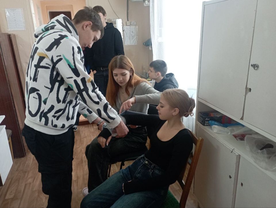 Будущие врачи учатся сегодня: профориентация в действии Будущие врачи учатся сегодня: профориентация в действии