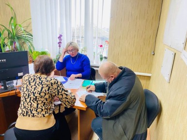 В посёлке Успенка прошёл выездной приём для ветеранов боевых действий