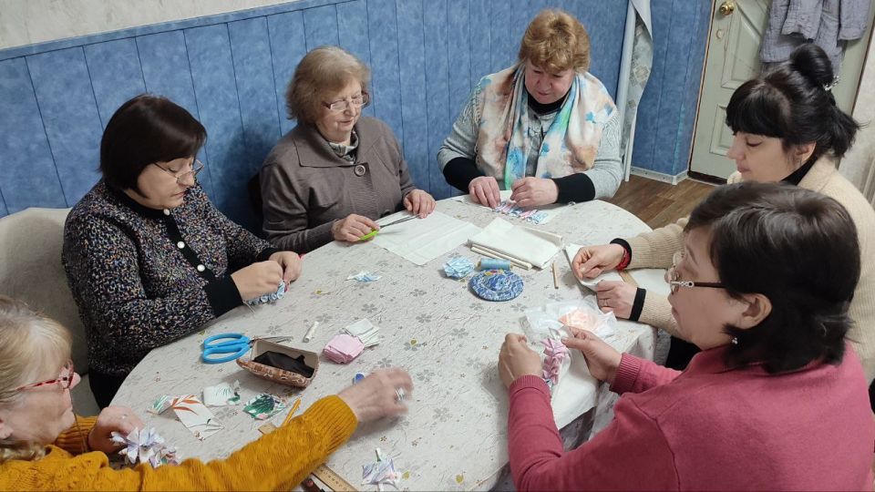 В Красном Луче прошёл мастер-класс по старинной технике шитья «Ляпочиха» В Красном Луче прошёл мастер-класс по старинной технике шитья «Ляпочиха»