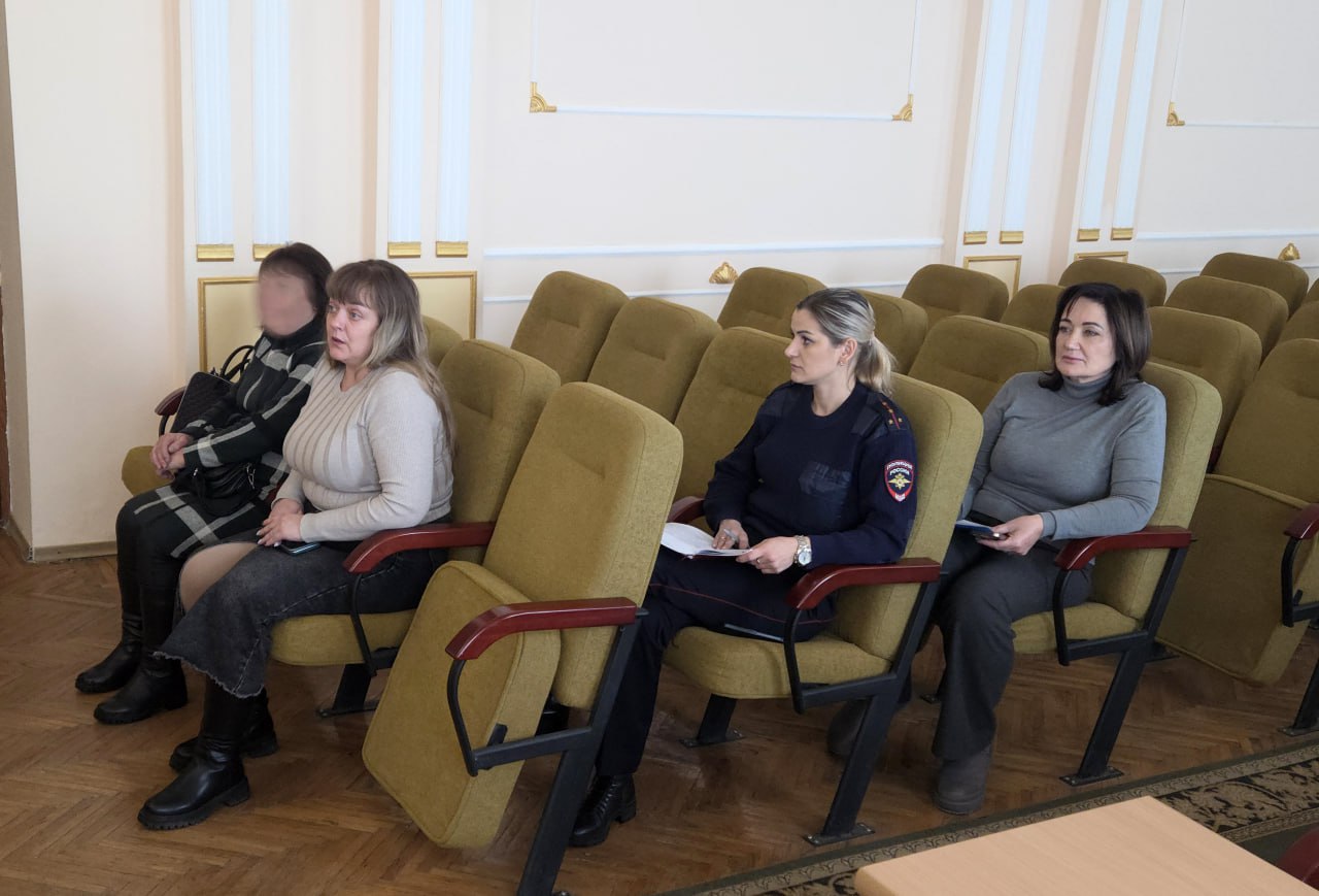 Итоги заседания Совета по опеке в Краснодоне Итоги заседания Совета по опеке в Краснодоне