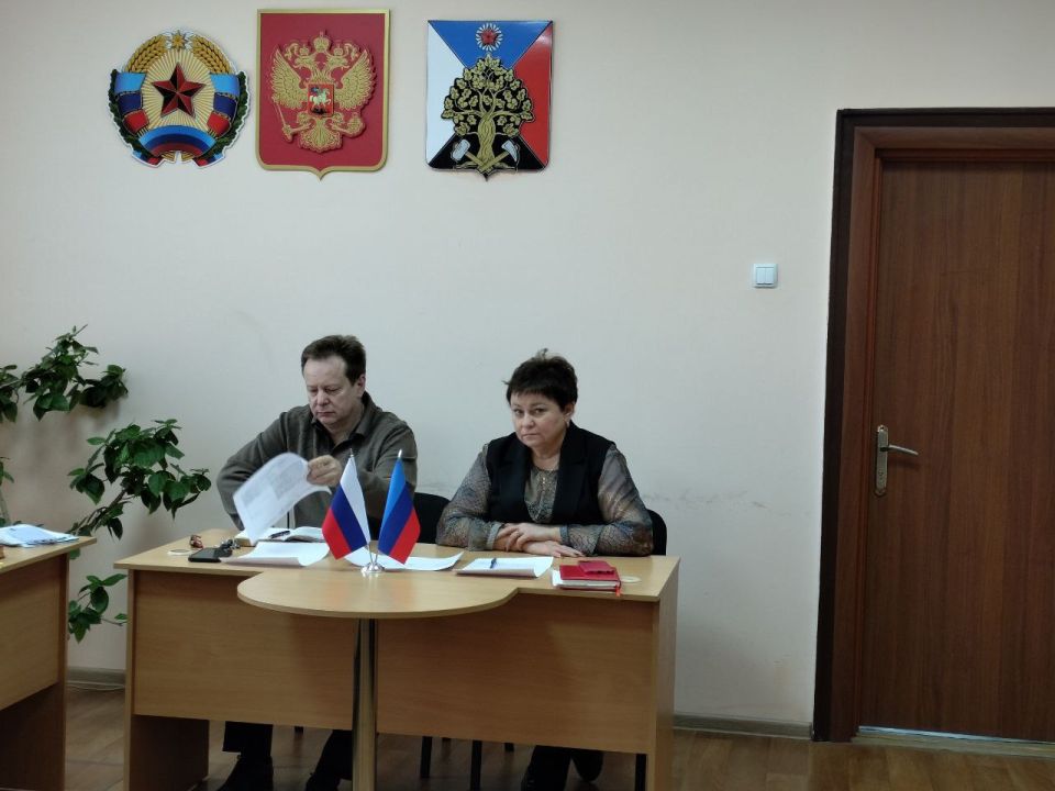 Сегодня в Администрации городского округа город Ровеньки прошло очередное заседание рабочей группы по противодействию нелегальной занятости на территории муниципального образования городской округ город Ровеньки Луганской... Сегодня в Администрации городского округа город Ровеньки прошло очередное заседание рабочей группы по противодействию нелегальной занятости на территории муниципального образования городской округ город Ровеньки Луганской...