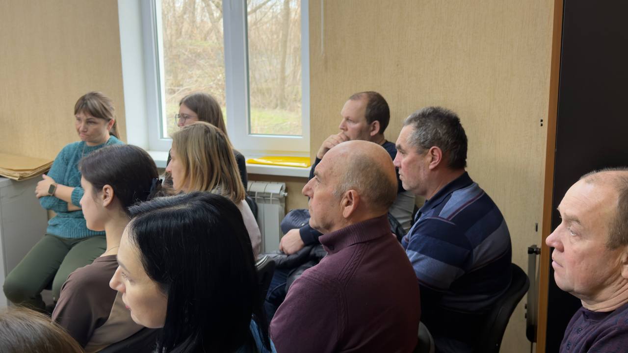 Сергей Козенко: Провел выездную рабочую встречу с коллективом ООО «АГРОПТАХА» Сергей Козенко: Провел выездную рабочую встречу с коллективом ООО «АГРОПТАХА»