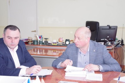 Сергей Крамаренко: Провел рабочее совещание по реализации программ формирования современной городской среды в 2026 году