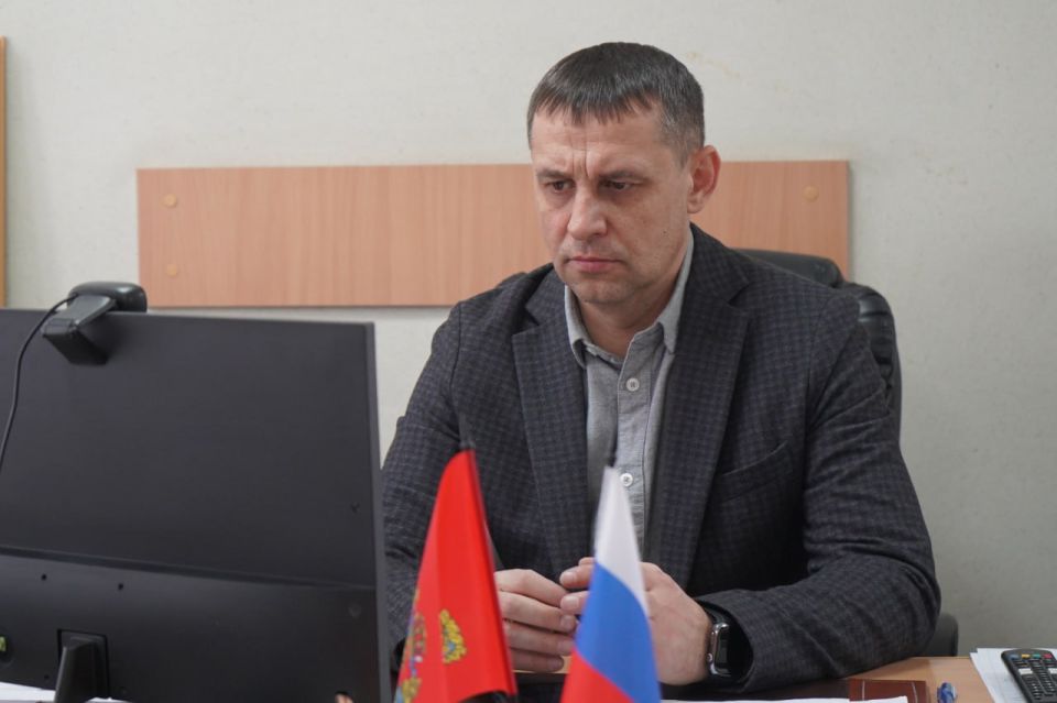 С представителями регионов-шефов Красноярского края, Республики Тыва, профильного управления Администрации приняли участие в еженедельном видеосовещании С представителями регионов-шефов Красноярского края, Республики Тыва, профильного управления Администрации приняли участие в еженедельном видеосовещании