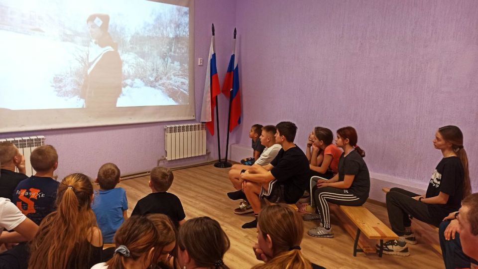В рамках Международного фестиваля спортивного кино, при поддержке отдела молодежи и спорта, ребята нашей спортивной школы окунулись в атмосферу удивительного фильма «Камчадалка», о жизни и карьере олимпийской чемпионки... В рамках Международного фестиваля спортивного кино, при поддержке отдела молодежи и спорта, ребята нашей спортивной школы окунулись в атмосферу удивительного фильма «Камчадалка», о жизни и карьере олимпийской чемпионки...