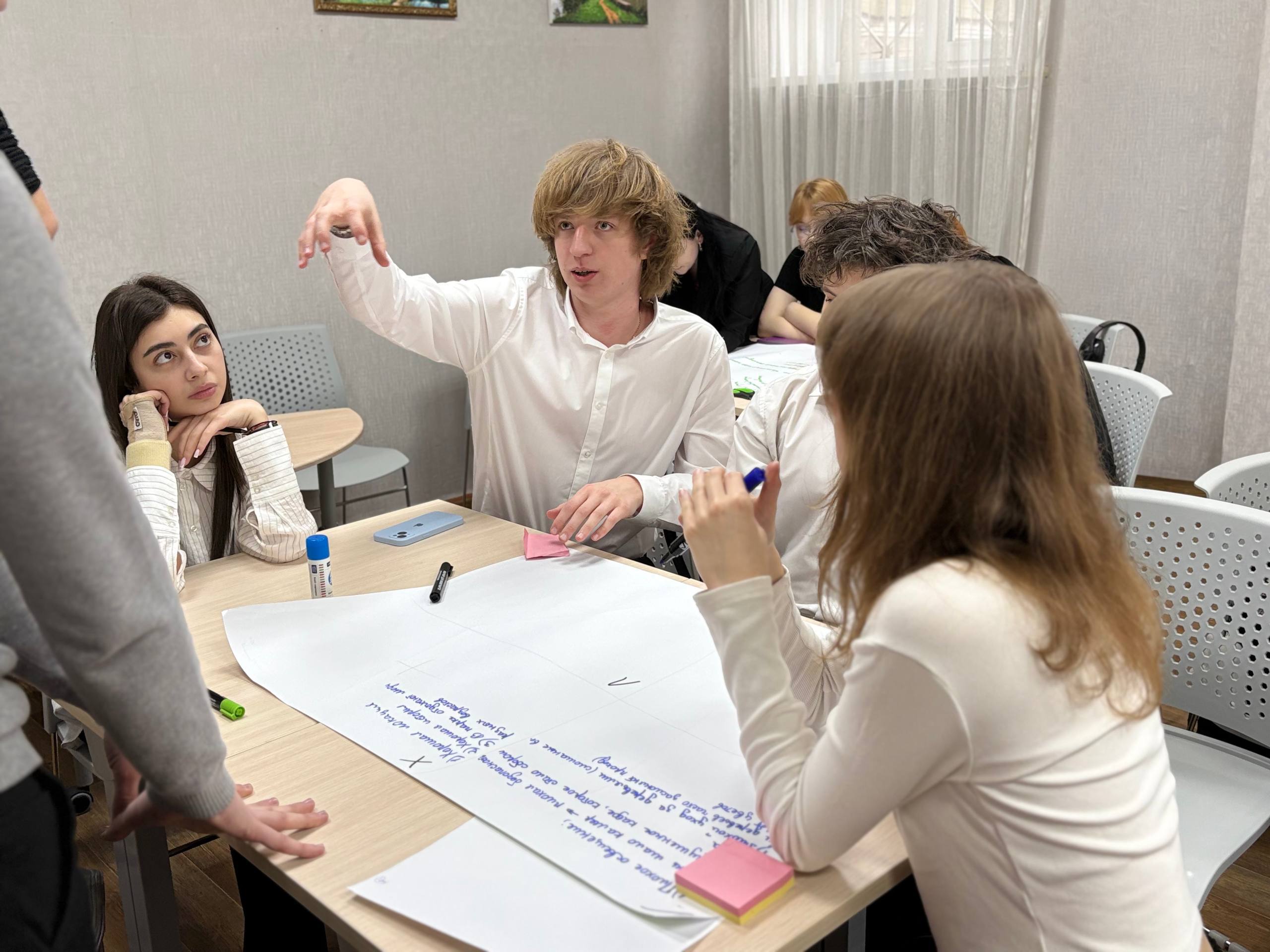 Сегодня Красный Луч с рабочим визитом посетили представители Агентства территориального развития из города Ростов-на-Дону Сегодня Красный Луч с рабочим визитом посетили представители Агентства территориального развития из города Ростов-на-Дону