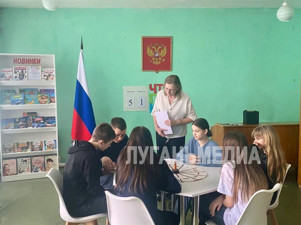 Юные знатоки города Кировска приняли участие в первом заседании клуба «Что? Где? Когда?» Юные знатоки города Кировска приняли участие в первом заседании клуба «Что? Где? Когда?»