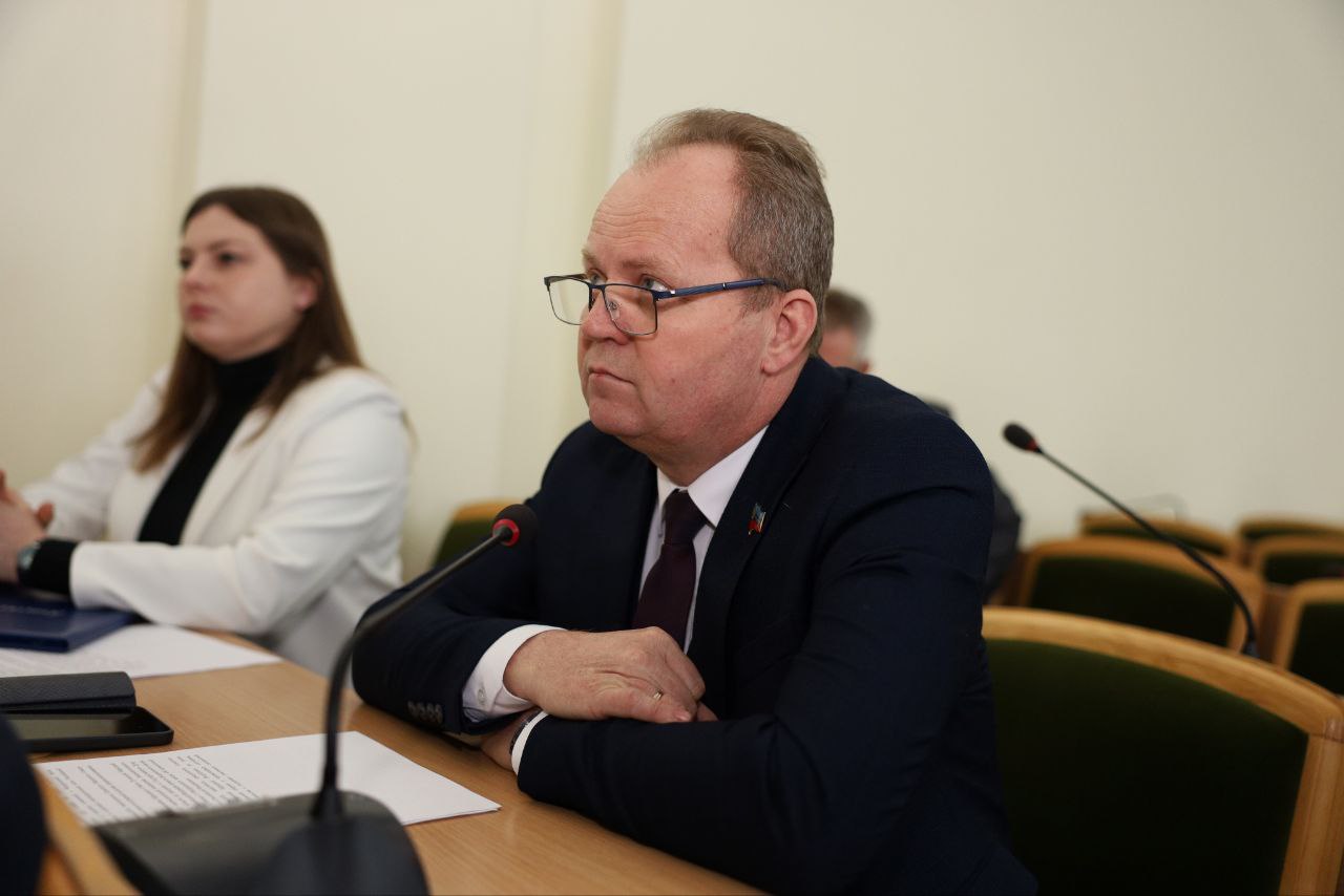 Галина Дуброва: Сегодня в ходе очередного пленарного заседания Народный Совет ЛНР рассмотрел и принял две законодательные инициативы от фракции ЛДПР Галина Дуброва: Сегодня в ходе очередного пленарного заседания Народный Совет ЛНР рассмотрел и принял две законодательные инициативы от фракции ЛДПР