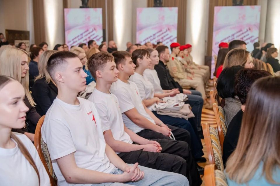 Леонид Пасечник принял участие в торжественной церемонии открытия цикла мероприятий, посвященных 225-летию нашего выдающегося земляка – Владимира Ивановича Даля Леонид Пасечник принял участие в торжественной церемонии открытия цикла мероприятий, посвященных 225-летию нашего выдающегося земляка – Владимира Ивановича Даля