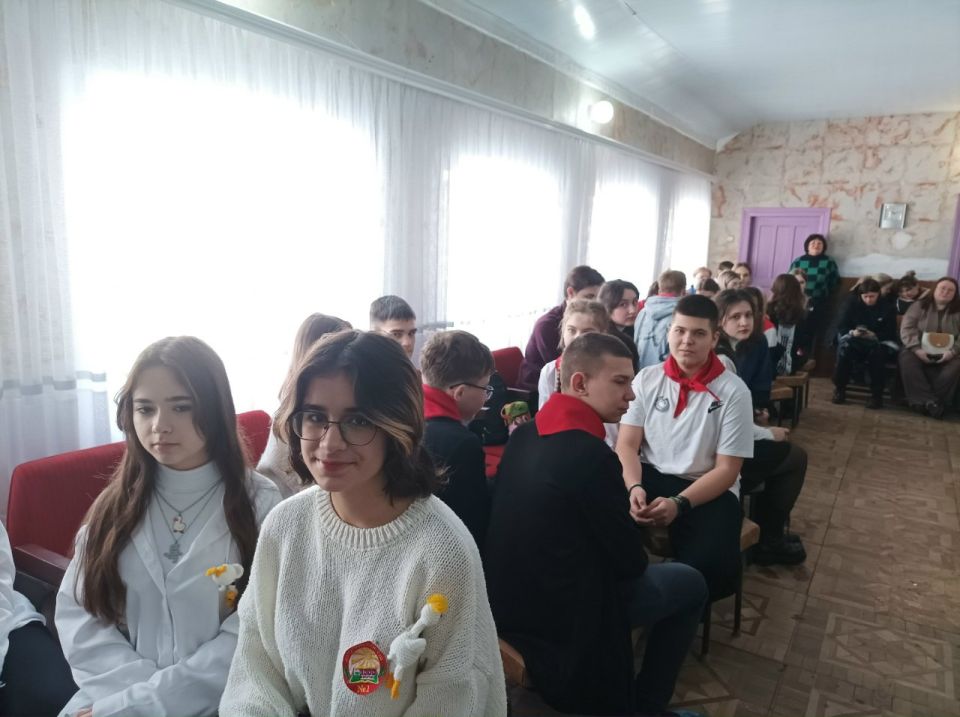 XXII Чемпионат эрудитов прошел в Лутугинском доме детского и юношеского творчества XXII Чемпионат эрудитов прошел в Лутугинском доме детского и юношеского творчества