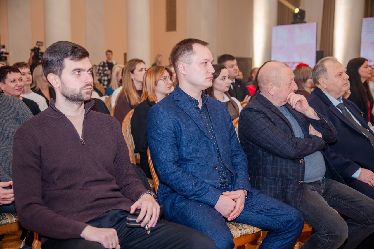 Глава ЛНР торжественно открыл в Луганске цикл мероприятий, посвященных 225-летию Владимира Даля Глава ЛНР торжественно открыл в Луганске цикл мероприятий, посвященных 225-летию Владимира Даля