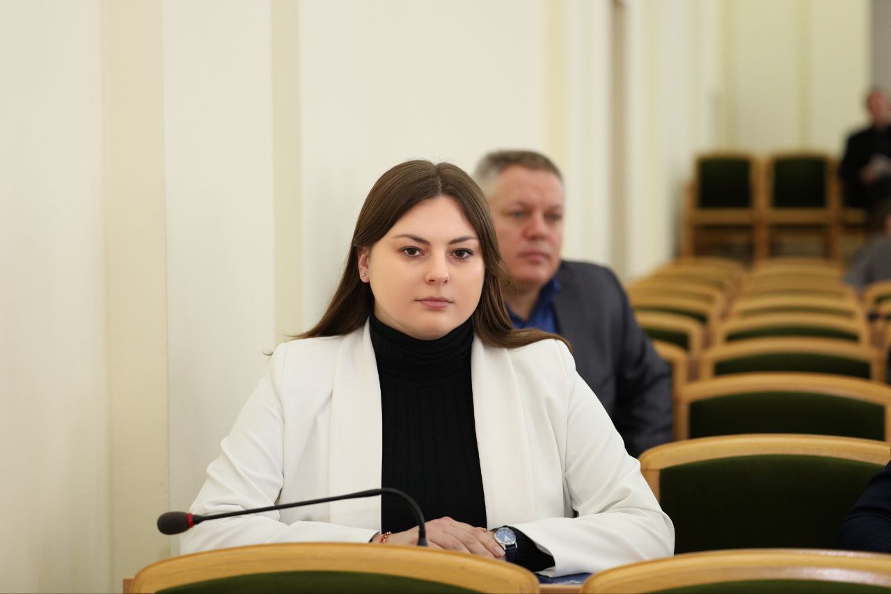 Галина Дуброва: Сегодня в ходе очередного пленарного заседания Народный Совет ЛНР рассмотрел и принял две законодательные инициативы от фракции ЛДПР