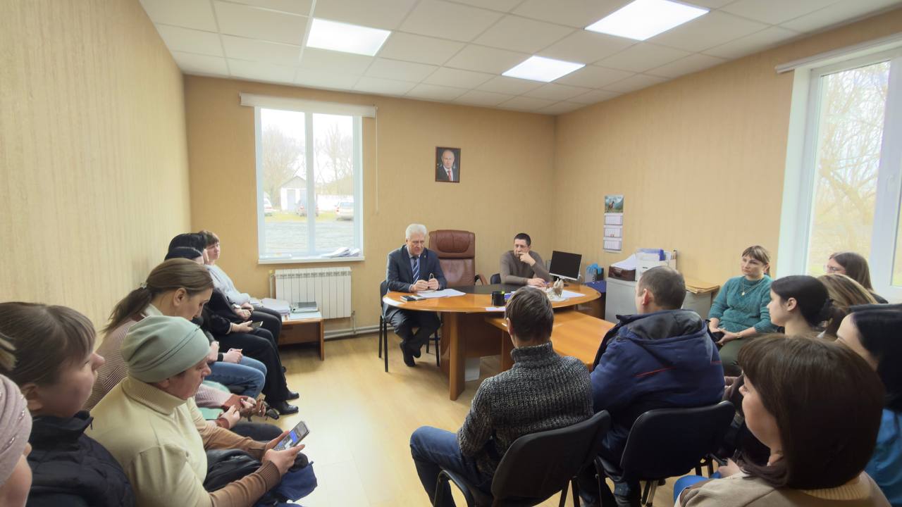 Сергей Козенко: Провел выездную рабочую встречу с коллективом ООО «АГРОПТАХА» Сергей Козенко: Провел выездную рабочую встречу с коллективом ООО «АГРОПТАХА»