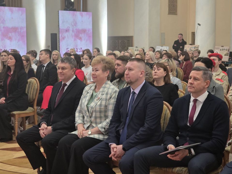 Ольга Бас: Приятно отметить, что Луганщина окунулась в торжественные мероприятия, посвященные юбилею Владимира Даля Ольга Бас: Приятно отметить, что Луганщина окунулась в торжественные мероприятия, посвященные юбилею Владимира Даля