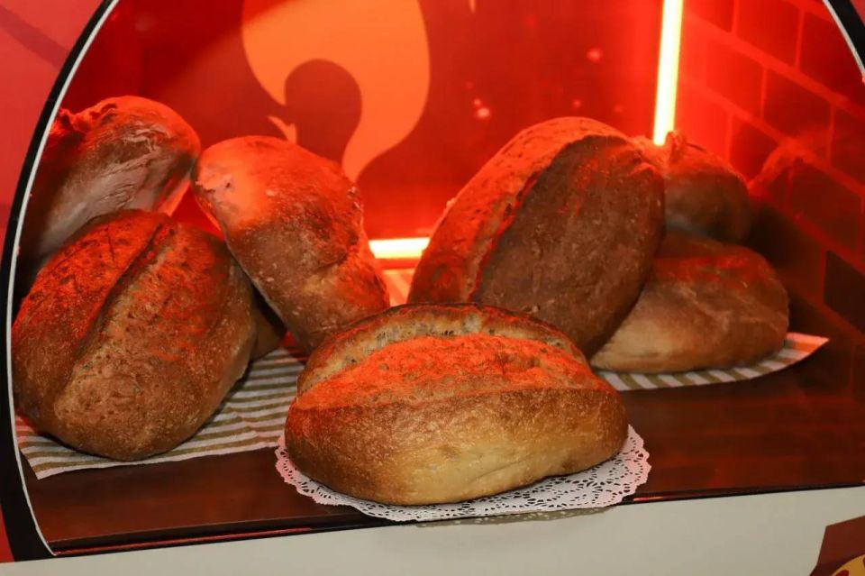 Масштабный агропромышленный форум, посвященный предстоящим полевым работам, прошел в ЛНР, он стал площадкой для обмена опытом между фермерами, учеными и бизнесом Масштабный агропромышленный форум, посвященный предстоящим полевым работам, прошел в ЛНР, он стал площадкой для обмена опытом между фермерами, учеными и бизнесом