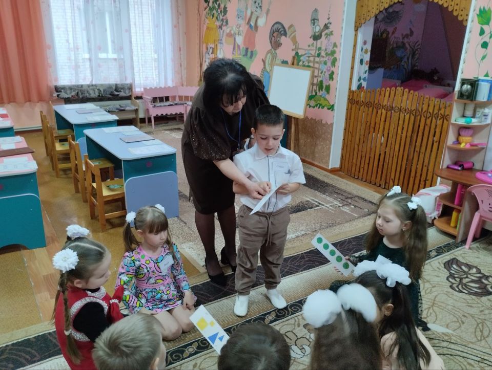 Брянка выбирает лучшего воспитателя года! Брянка выбирает лучшего воспитателя года!