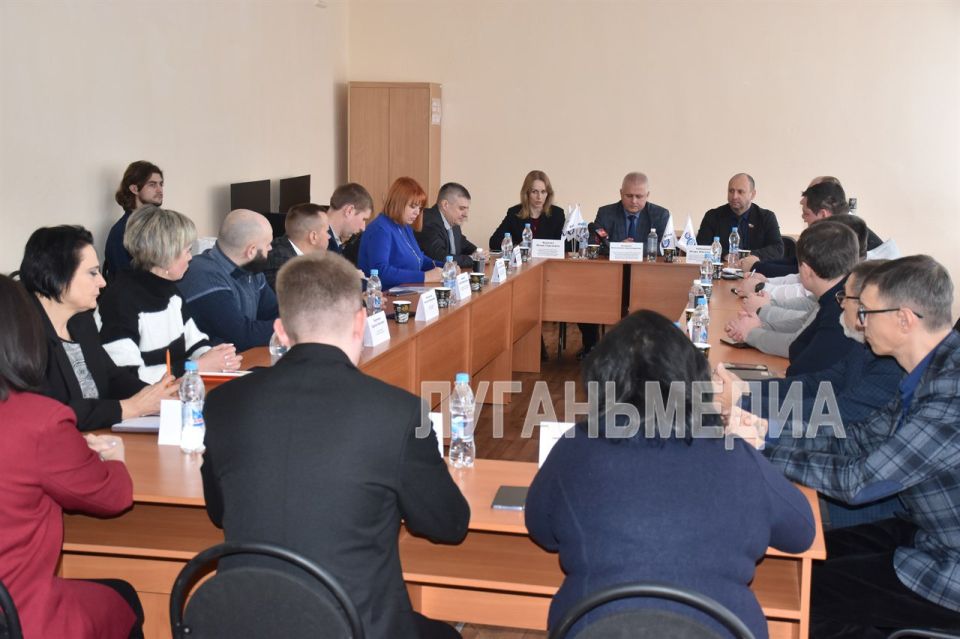 В Стаханове обсудили подготовку кадров для машиностроительной отрасли В Стаханове обсудили подготовку кадров для машиностроительной отрасли