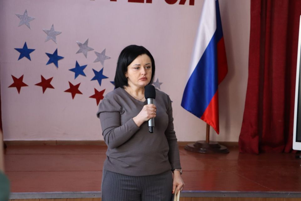 В школе №18 открыли Парту Героя в честь Никиты Рябова В школе №18 открыли Парту Героя в честь Никиты Рябова