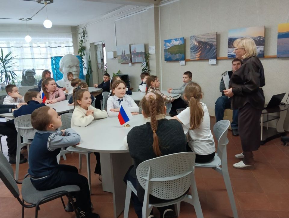 В Кировском музее прошла беседа-предупреждение «Здоровью – Да! Наркотикам – Нет!» В Кировском музее прошла беседа-предупреждение «Здоровью – Да! Наркотикам – Нет!»