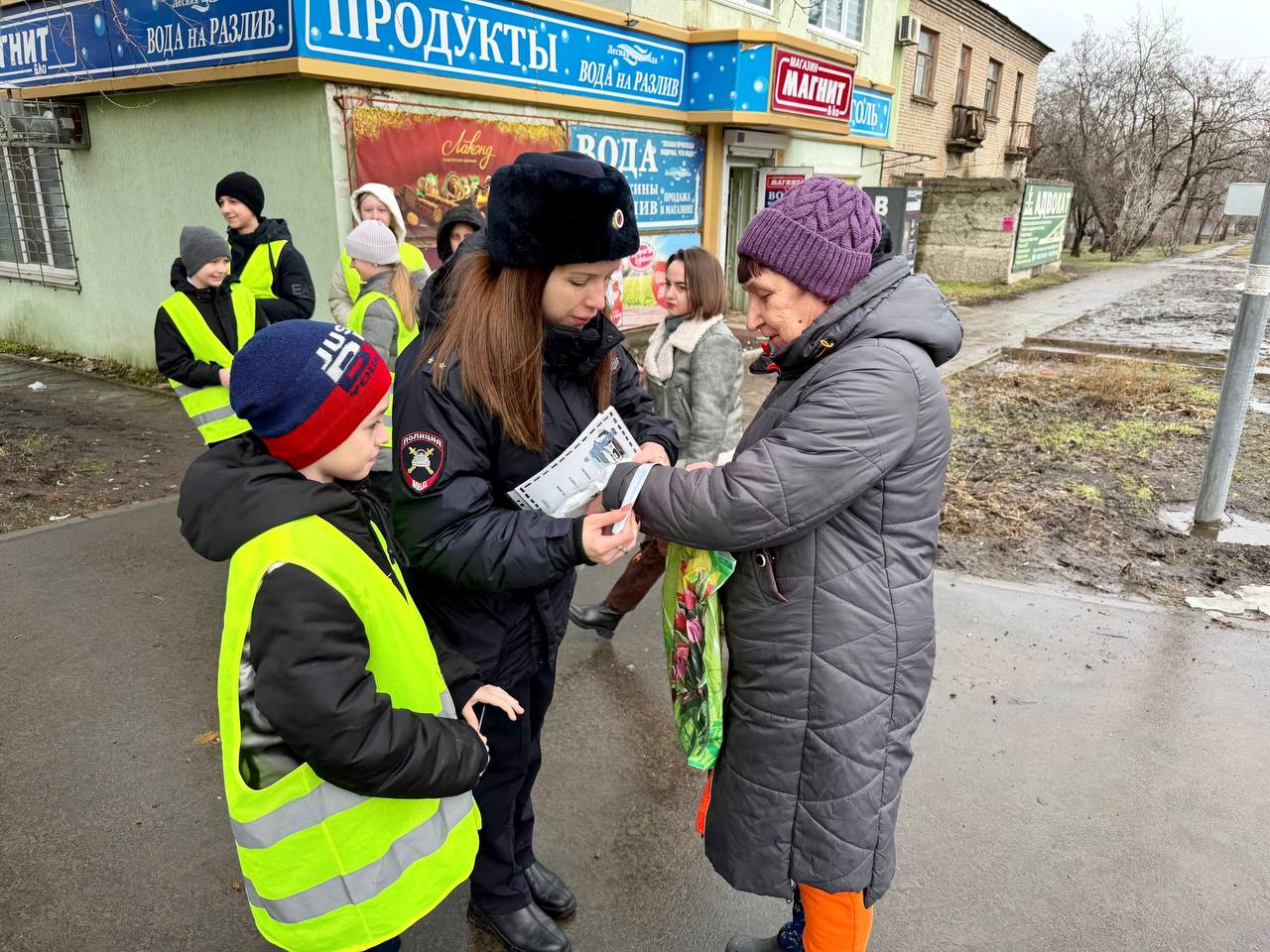 Госавтоинспекция и ЮИД на страже безопасности пешеходов в Луганске Госавтоинспекция и ЮИД на страже безопасности пешеходов в Луганске