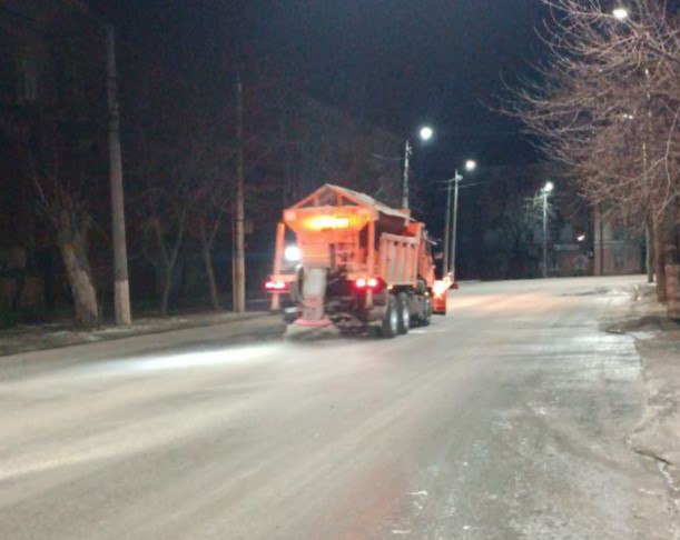 Коммунальными службами проведены работы на территории города Коммунальными службами проведены работы на территории города