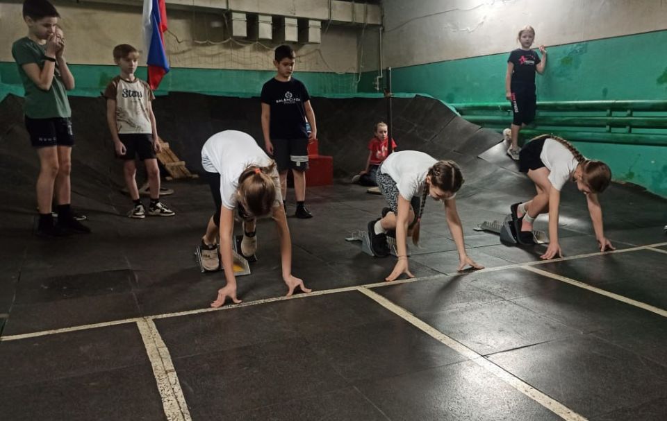В Лисичанской спортивной школе №1 состоялся традиционный турнир по лёгкой атлетике, посвящённые Дню защитника Отечества! В Лисичанской спортивной школе №1 состоялся традиционный турнир по лёгкой атлетике, посвящённые Дню защитника Отечества!