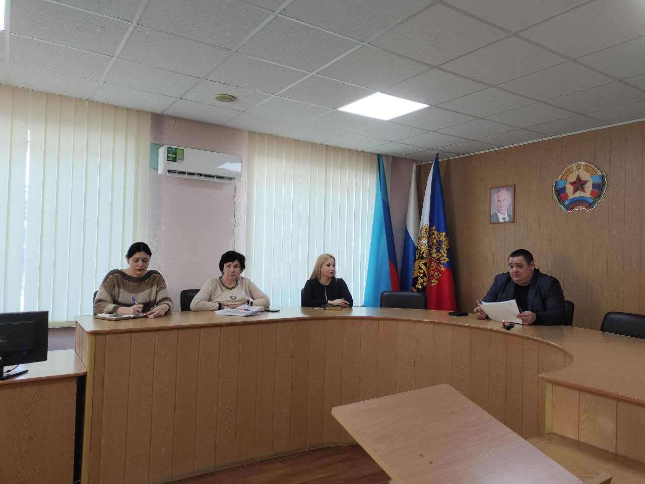 Сегодня Глава городского округа город Ровеньки Андрей Рубанцов провел плановое рабочее совещание с руководителями управлений администрации и структурных подразделений Сегодня Глава городского округа город Ровеньки Андрей Рубанцов провел плановое рабочее совещание с руководителями управлений администрации и структурных подразделений