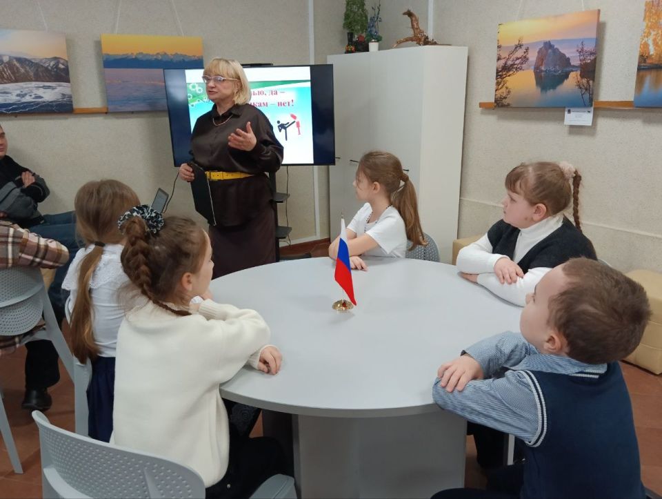 В Кировском музее прошла беседа-предупреждение «Здоровью – Да! Наркотикам – Нет!» В Кировском музее прошла беседа-предупреждение «Здоровью – Да! Наркотикам – Нет!»