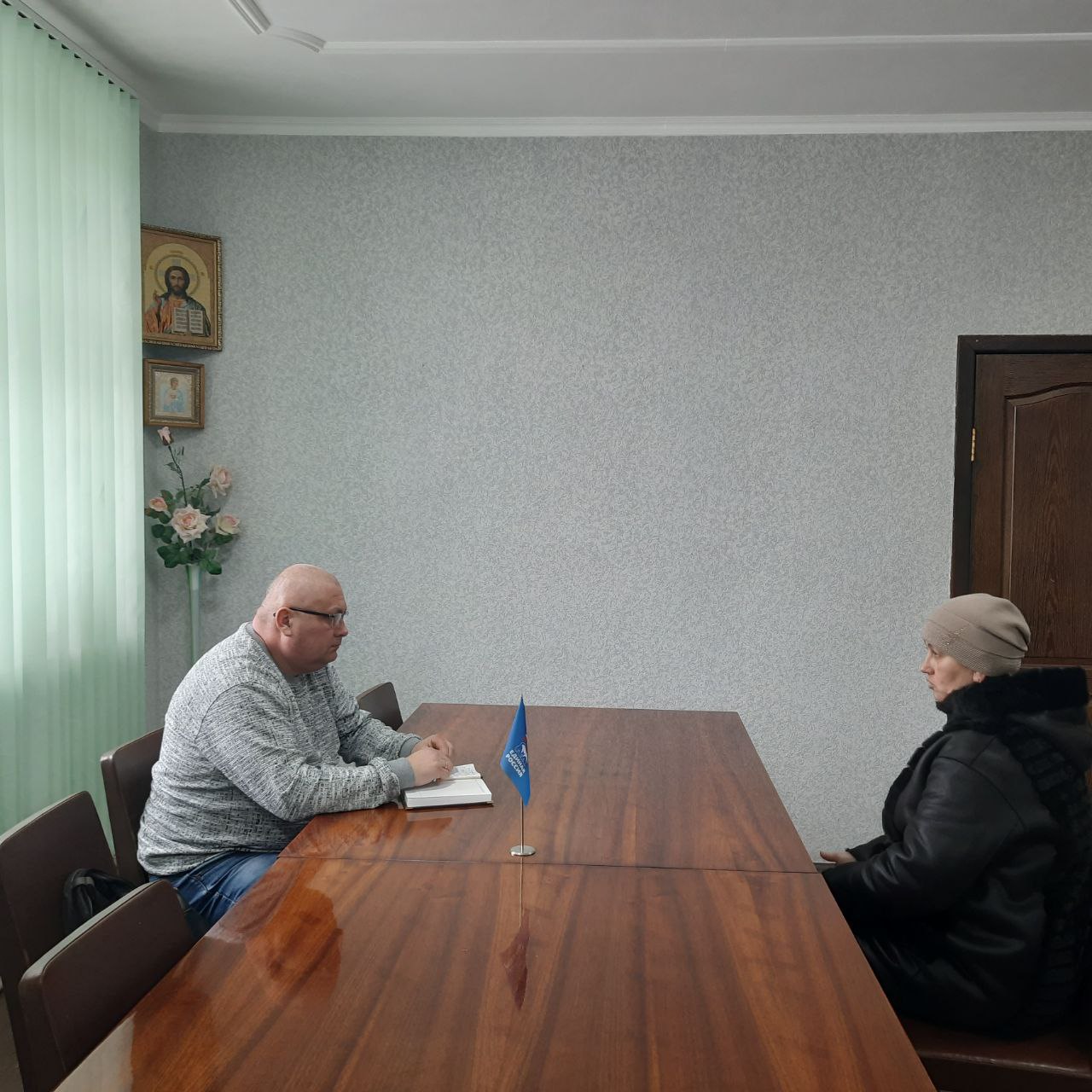 В Краснодонском муниципальном округе продолжаются выездные приемы граждан депутатами Совета В Краснодонском муниципальном округе продолжаются выездные приемы граждан депутатами Совета