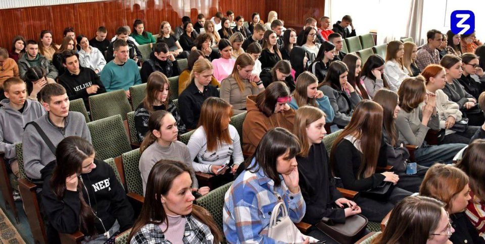 Проект Хроники ЛНР продолжает охватывать образовательные учреждения Луганщины Проект Хроники ЛНР продолжает охватывать образовательные учреждения Луганщины