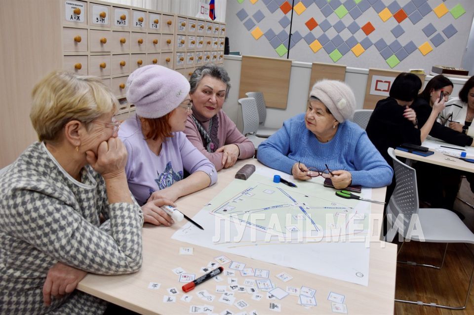 В Красном Луче состоялся семинар по разработке дизайн-проекта по реконструкции парка Дворца культуры В Красном Луче состоялся семинар по разработке дизайн-проекта по реконструкции парка Дворца культуры