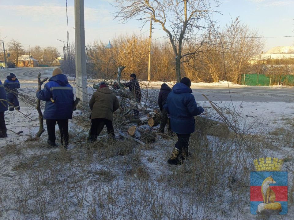 В Лисичанске коммунальные службы ежедневно проводят мероприятия по благоустройству В Лисичанске коммунальные службы ежедневно проводят мероприятия по благоустройству