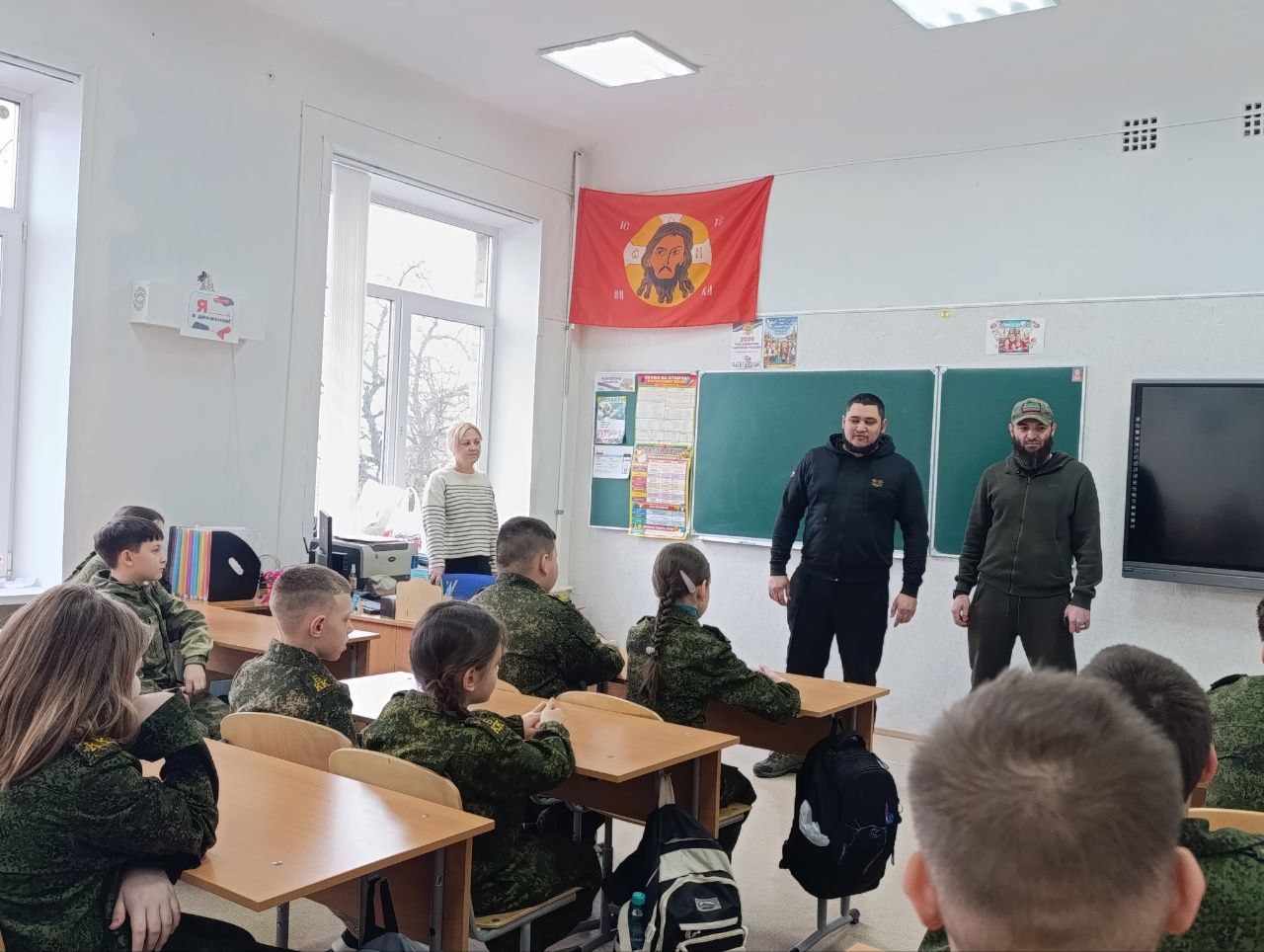 25 февраля Брянковскую гимназию посетили представители 4 стрелкового батальона - наши долгожданные друзья