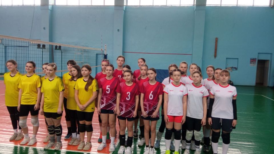 Лутугинская спортивная школа завоевала серебро на Первенстве ЛНР по волейболу среди девушек до 15 лет Лутугинская спортивная школа завоевала серебро на Первенстве ЛНР по волейболу среди девушек до 15 лет