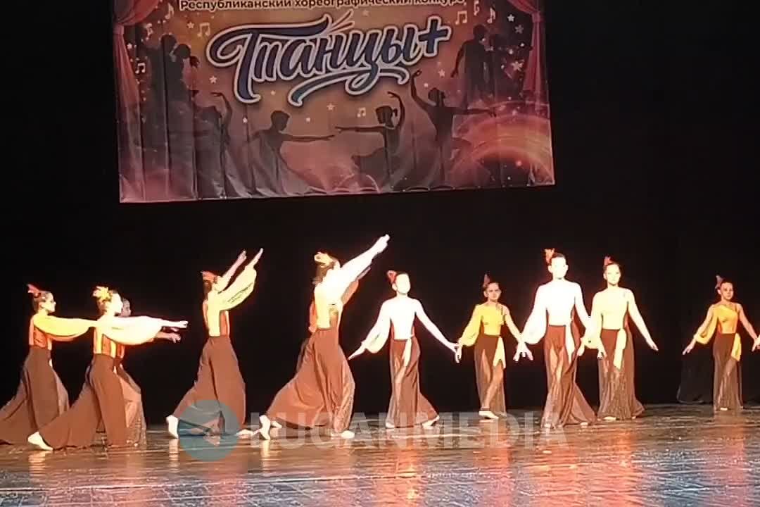 Программа хореографического конкурса включала в себя разнообразные танцевальные номера, посвященные культуре народов России