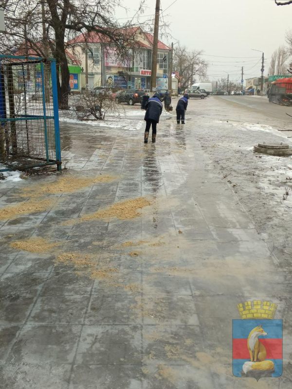 В Лисичанске коммунальные службы ежедневно проводят мероприятия по благоустройству В Лисичанске коммунальные службы ежедневно проводят мероприятия по благоустройству