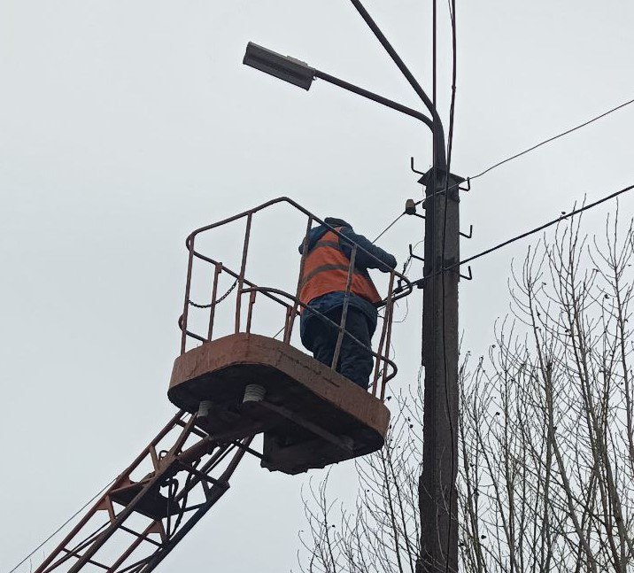 Коммунальными службами проведены работы на территории города Коммунальными службами проведены работы на территории города