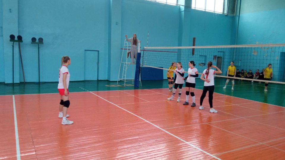 Лутугинская спортивная школа завоевала серебро на Первенстве ЛНР по волейболу среди девушек до 15 лет Лутугинская спортивная школа завоевала серебро на Первенстве ЛНР по волейболу среди девушек до 15 лет