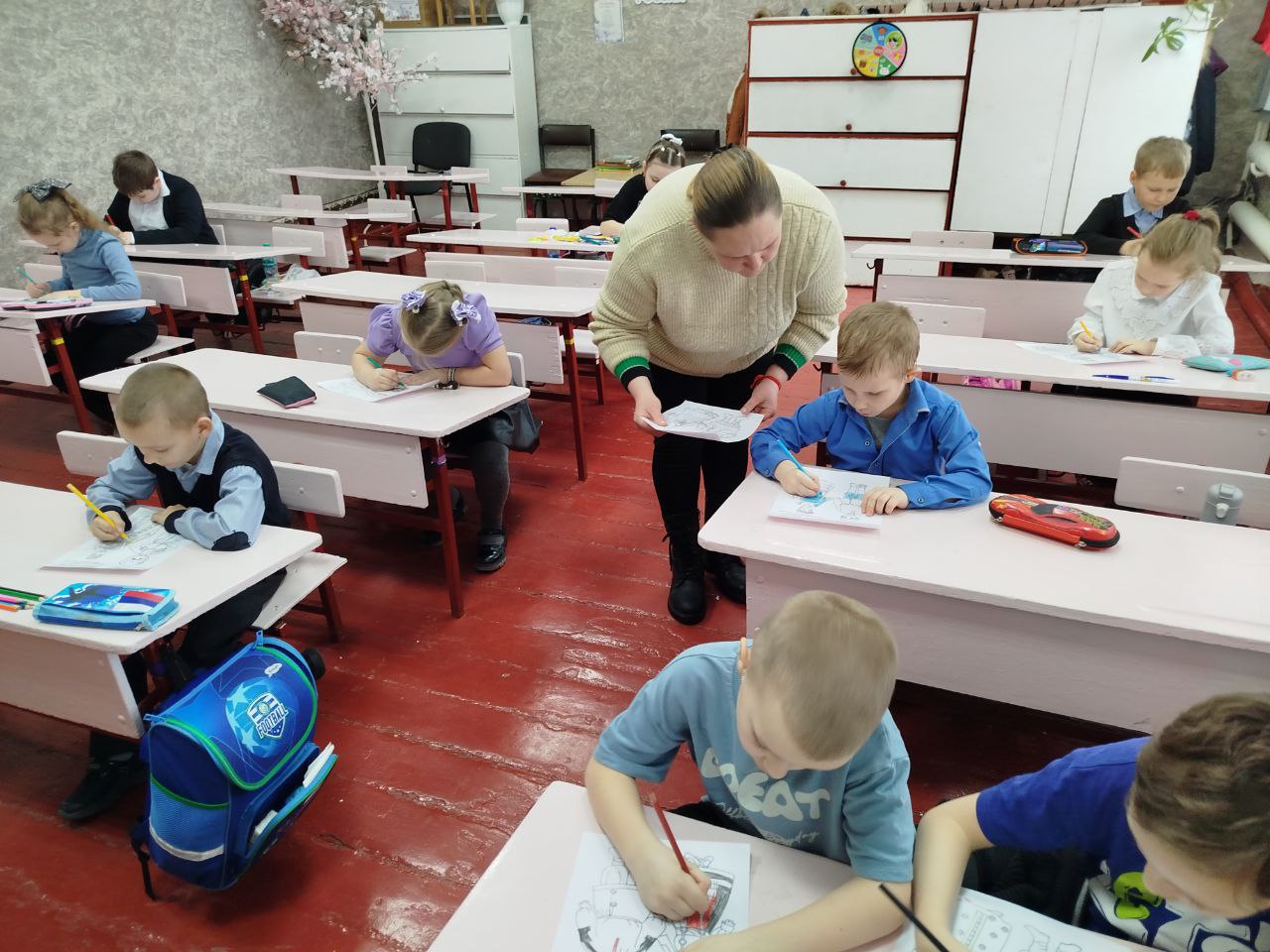 В Лотиково провели мастер-класс по декоративно-прикладному искусству для первоклассников В Лотиково провели мастер-класс по декоративно-прикладному искусству для первоклассников