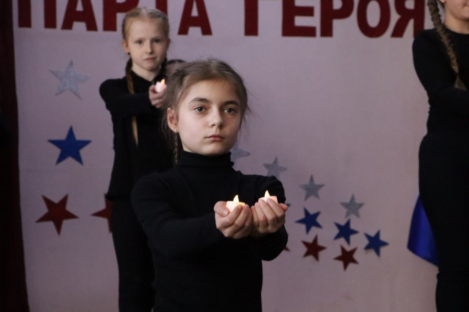 В школе №18 открыли Парту Героя в честь Никиты Рябова В школе №18 открыли Парту Героя в честь Никиты Рябова