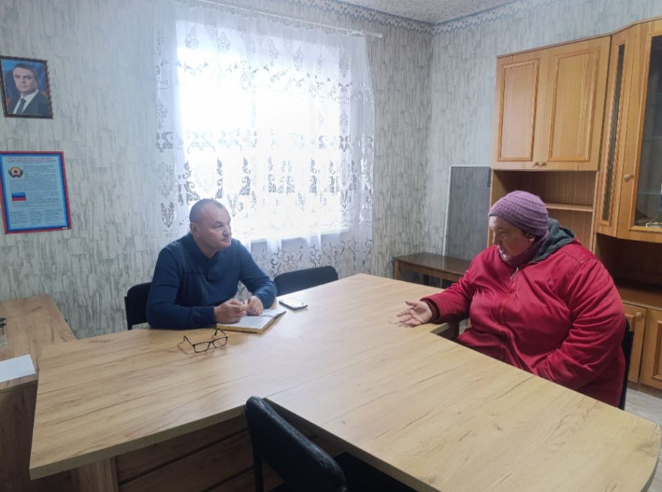 В Краснодонском муниципальном округе продолжаются выездные приемы граждан депутатами Совета В Краснодонском муниципальном округе продолжаются выездные приемы граждан депутатами Совета