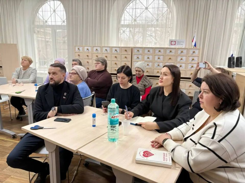 Сегодня Красный Луч с рабочим визитом посетили представители Агентства территориального развития из Ростова-на-Дону Сегодня Красный Луч с рабочим визитом посетили представители Агентства территориального развития из Ростова-на-Дону
